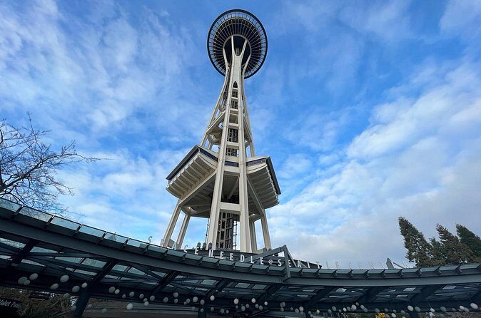 2 Day Washington State Tour in Mt Rainier and Seattle Highlights - Pike Place Market: a flexible stop for snacks and simple shopping