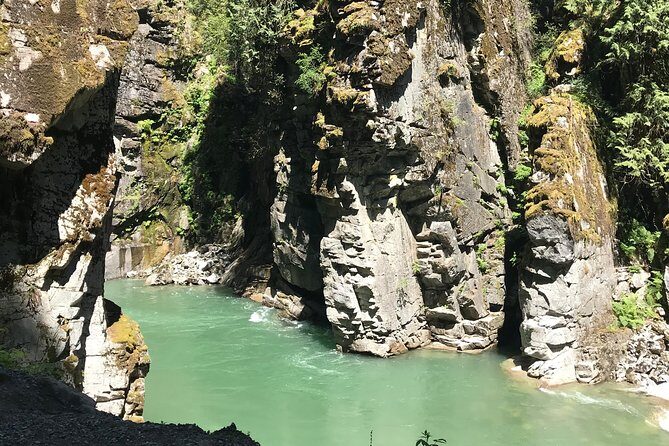 7-Day Small Group Tour: Canadian Rockies and National Parks - Meals, water, and packing tips that will save your trip