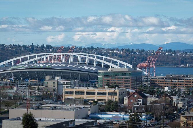 Arrival Private Transfer: Seattle Airport SEA to Seattle in Luxury SUV - How the meet-and-greet works in SEA arrivals