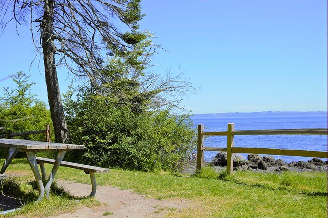 Bainbridge Island Discovery and Whiskey tasting Tour - Halls Hill Lookout and Labyrinth: a calm reset for your brain
