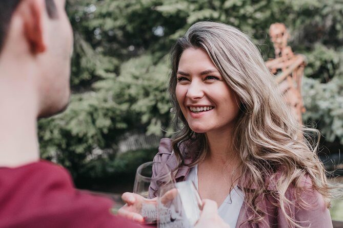 Bainbridge Island - Troll Treasures & Wine Wonders - Comfort and logistics: this tour is built for you to relax