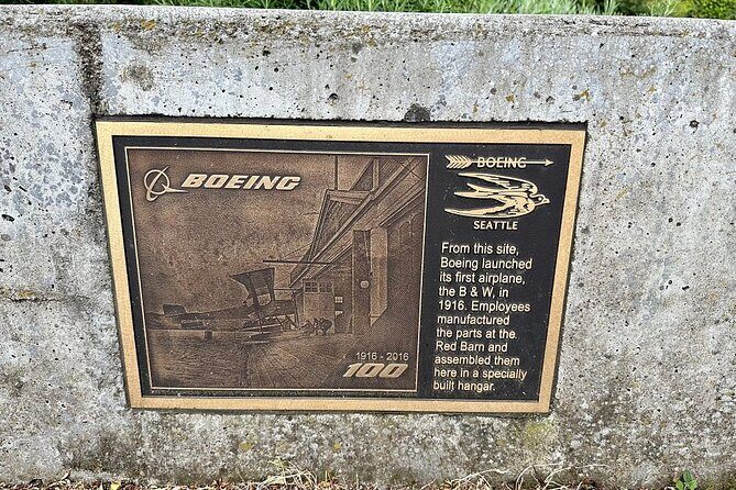 Boeing Factory Tour & Seattle City Tours Combo - Lake Union and floating homes: Seattle vibes beyond the skyline