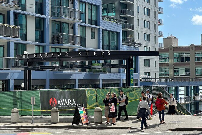 Downtown Seattle Self-Guided Walking Audio Tour - Pioneer Square and Smith Tower: where the past gets visible