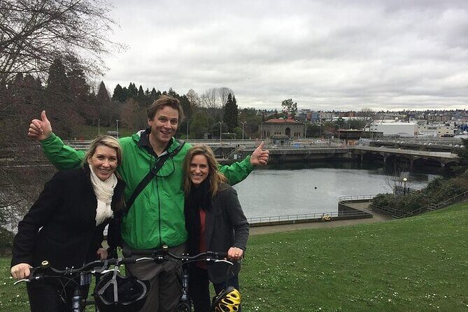 Emerald City Bicycle Tour - What you actually get: bikes, helmet, water, and a guide who keeps the pace sane