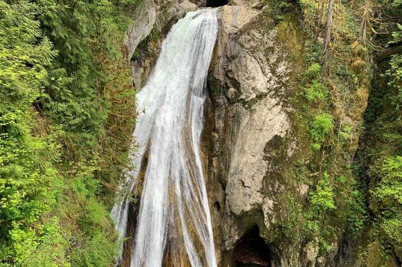 From Seattle: Pacific Northwest Waterfalls & Hiking Tour - Who should book (and who should skip it)