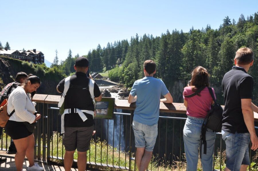 From Seattle: Snoqualmie Falls and Wineries Tour w/ Transfer - Guides make or break the day (and this one leans strong)