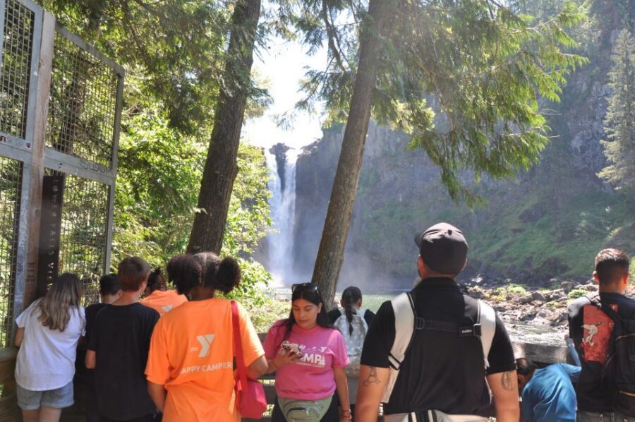 From Seattle: Snoqualmie Falls and Wineries Tour w/ Transfer - Comfort and group size: why the small cap matters
