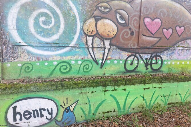 Henry Art Tours-Come See the Fun Side of Seattle Art/Pubs/History - Roman, the Bus Ride, and the Human Side of Public Art