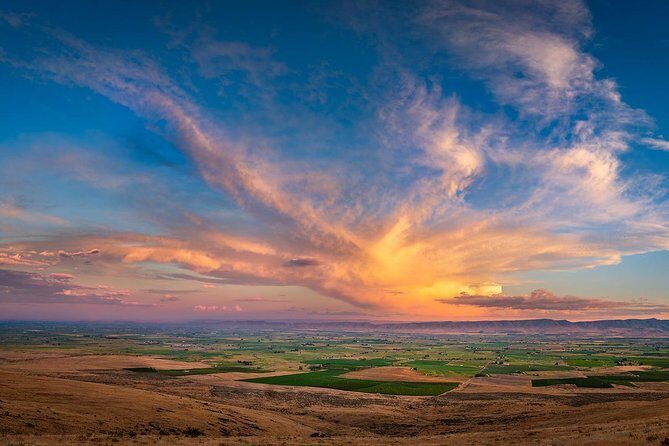 Hike Mt. Rainier & Taste Yakima Valley Wine: All-Inclusive Day Tour from Seattle - The Drive Back via Snoqualmie Pass: Scenery With a Plan