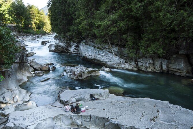 Leavenworth and North Cascades Sightseeing Tour - Stop 5: Snoqualmie Pass for a Quick Mountain Pass Reset
