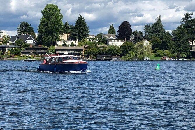 One-Hour Private Seattle Sightseeing Cruise - BYOB! - Captains, Stories, and How the Tour Stays Personal