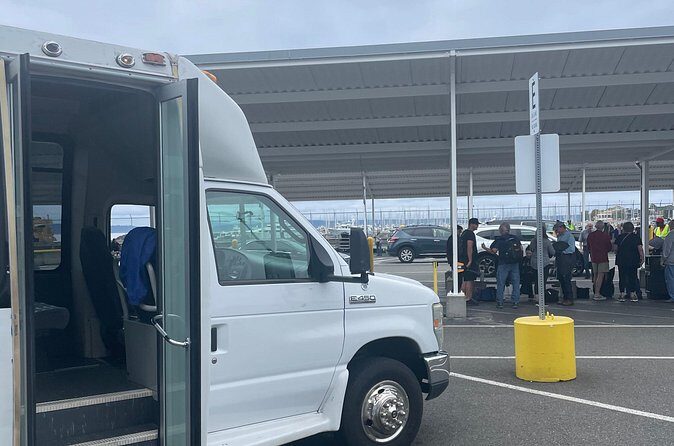 One-Way Seattle Airport Transfer Service - Shared van vs private ride: plan for small routing changes