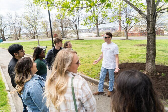 Roasted in Seattle: Bean to Cup Coffee Tour - Hands of the World and Sound View Cafe: stages, then street-level stories