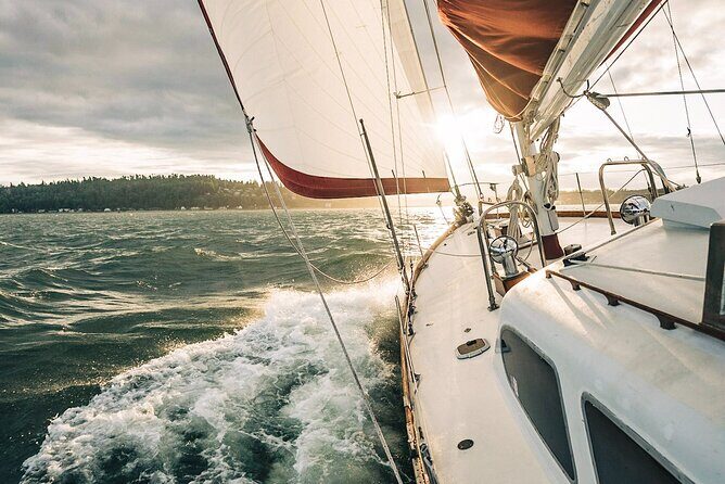 Sail Bainbridge Island & Seattle Waters - Luxury Classic Sailboat - Setting out from Bainbridge: the easy start and what the timing feels like