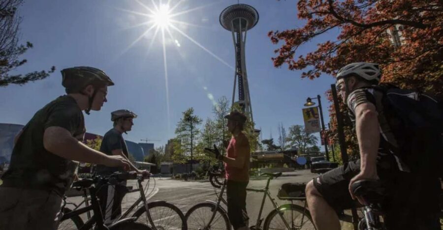 Seattle: 3 Hour Emerald City Bike Tour - Waterfront to Space Needle: a guided line through Seattle’s best-known skyline views