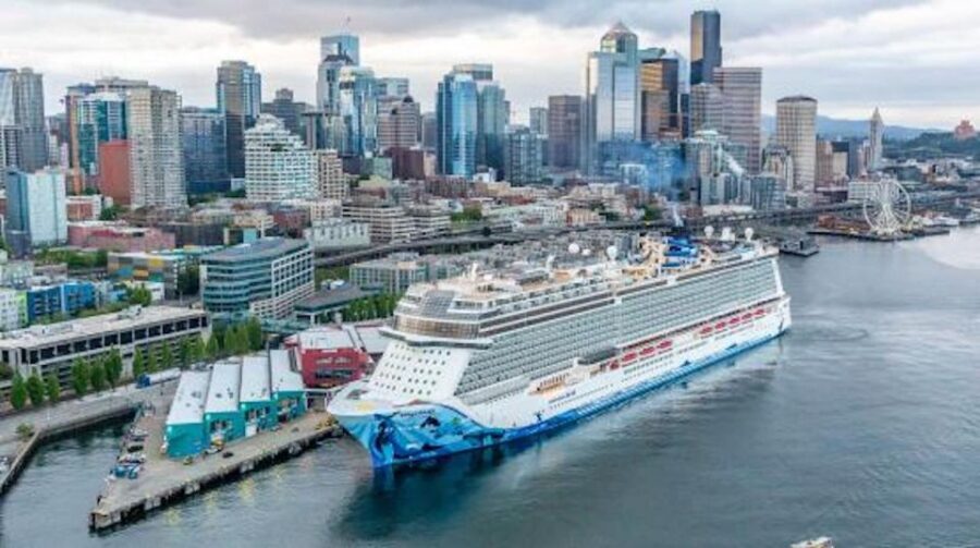 Seattle: Cruise Port City Sightseeing Tour - Getting from the pier to downtown: the 9AM start and fast handoff