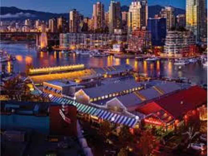 Seattle: Guided Day Trip to Vancouver - Guide Style and Timing: Attentive Help vs. a Rushed Feeling