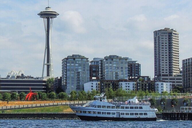 Seattle Half Day Tour with Space Needle, Boat Ride & Underground - Kerry Park at the end: classic Seattle views, timed for photos