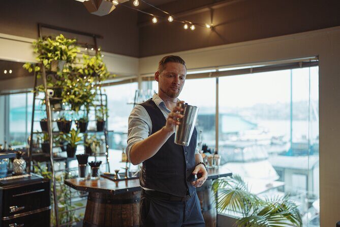 Seattle Hands On Cocktail Class - Cocktails on Lake Union: Meeting Point and Timing That Work