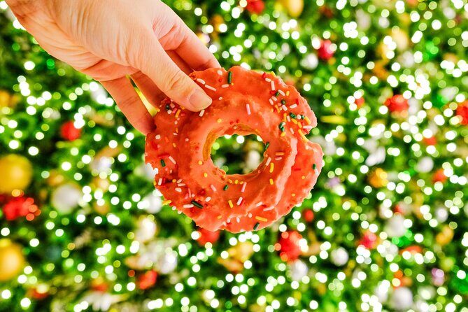 Seattle Holiday Donut Adventure & Walking Food Tour - Stop 1: Top Pot Doughnuts and Its Seasonal Coffee-and-Donut Mix