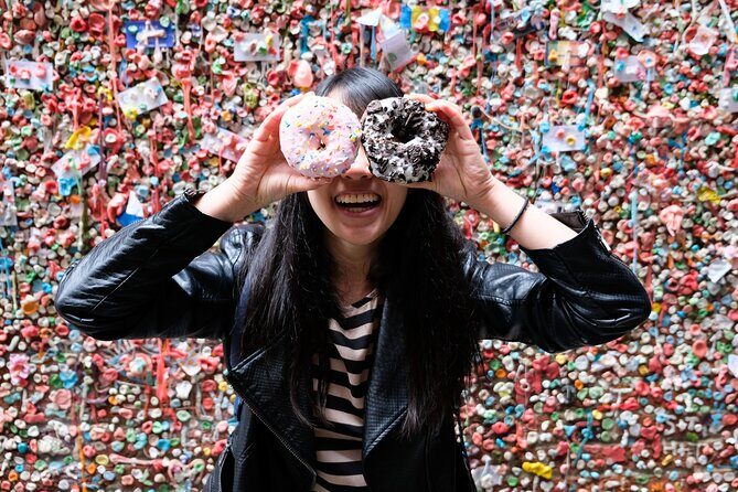 Seattle Holiday Donut Adventure & Walking Food Tour - Stop 3: A Landmark Break Outside the Amazon Spheres