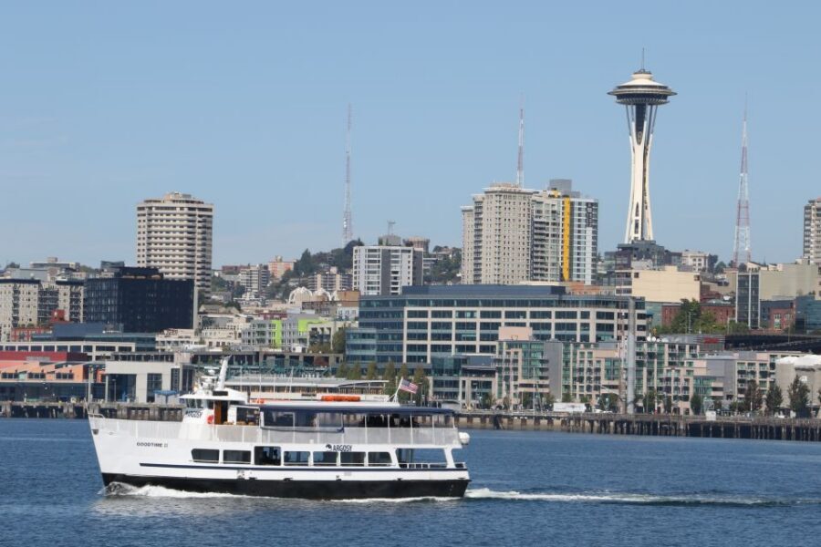 Seattle: Locks Cruise with Live Narration - The onboard narration: why the guide matters more than you think