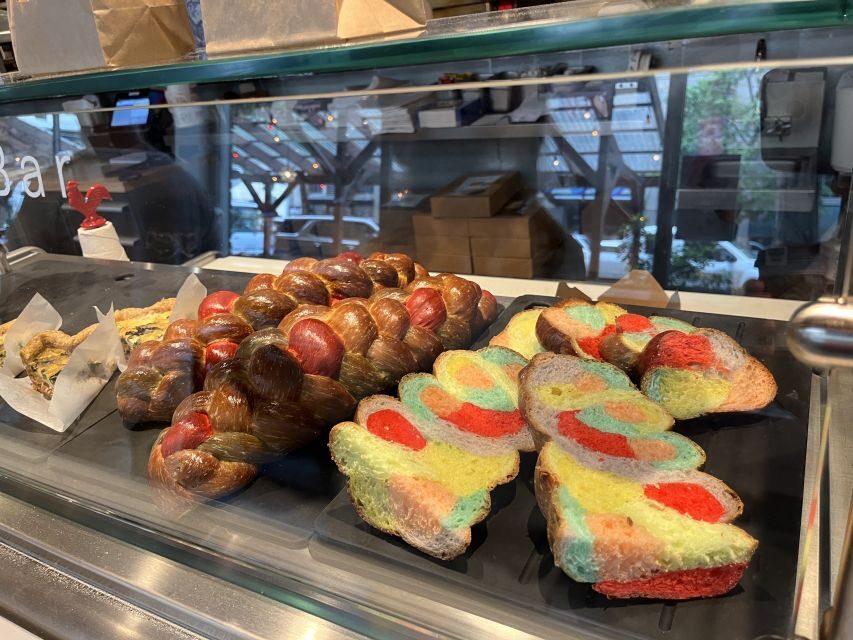 Seattle: Meet Me at the Market Food Tour - Pike Place Fish Market and the Fish-Throwing Moment