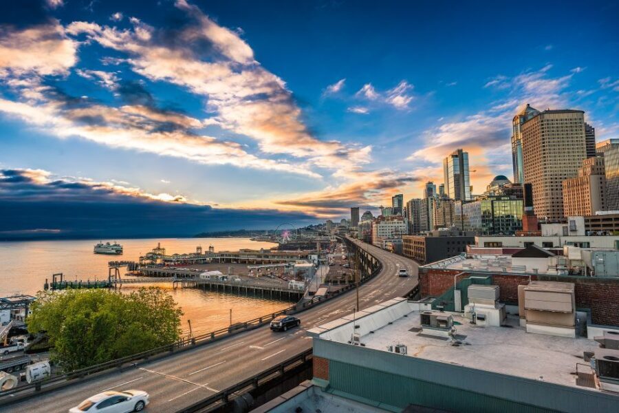 Seattle: Night Tour with Local Guide - Meeting at the Space Needle: Getting Started Without Stress