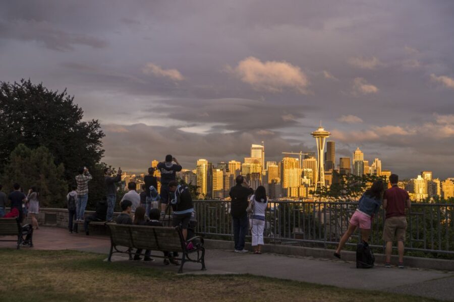 Seattle: Night Tour with Local Guide - Stop-by-Stop: Downtown, Waterfront, and the Great Wheel Views