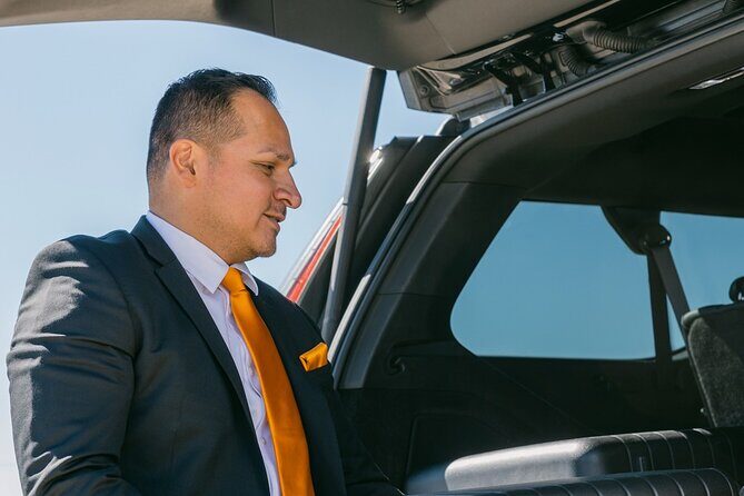 Seattle Roundtrip Chauffeur Driven Airport Transfer - SEA to Seattle without taxi-line drama