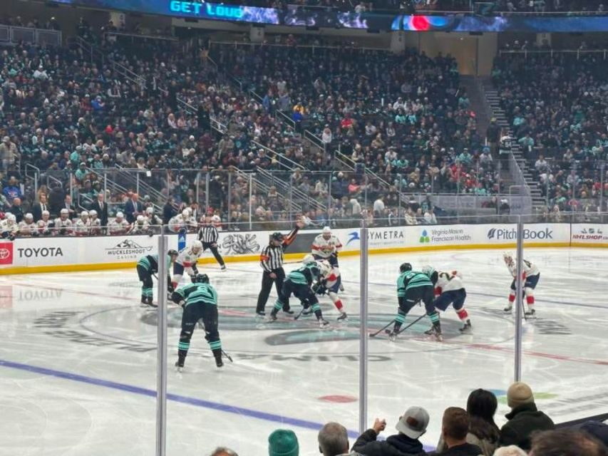Seattle: Seattle Kraken Ice Hockey Game Ticket - Walking into Kraken colors: the crowd experience