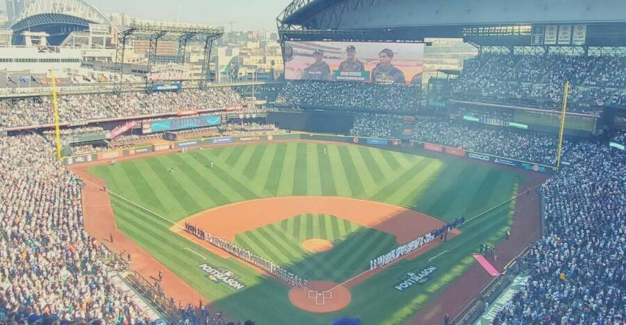Seattle: Seattle Mariners Baseball Game at T-Mobile Park - T-Mobile Park’s Retractable Roof Means Less Weather Drama