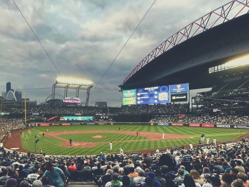 Seattle: Seattle Mariners Baseball Game at T-Mobile Park - Entry Without Ticket Chaos: Mobile QR and Stadium Gates