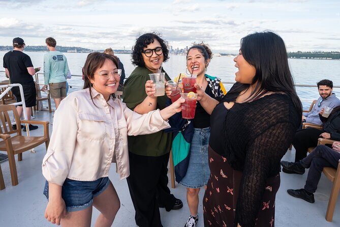 Seattle: Summer Views Cruise - Captain Commentary: What the Onboard Info Can Do for You