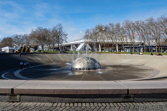 Seattle Time Travel Exploration Game and Tour - Starting at the Father and Son fountain by Elliott Bay Trail