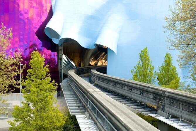 Seattle Time Travel Exploration Game and Tour - Who should book this Seattle time travel game