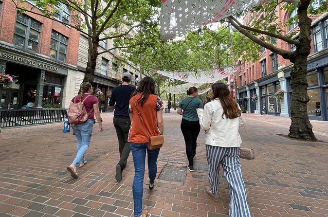 Show Me Seattle On Foot Downtown Walking Tour - Westlake Park and Belltown: where downtown turns into neighborhood