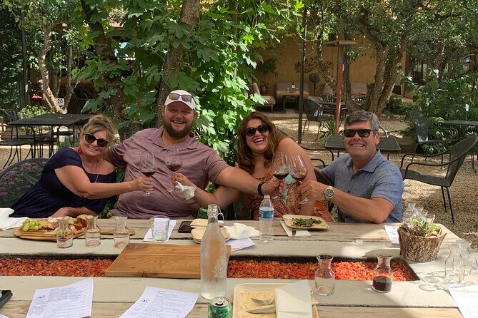 Sip and savor award winning Yakima Valley wines. - Key highlights at a glance