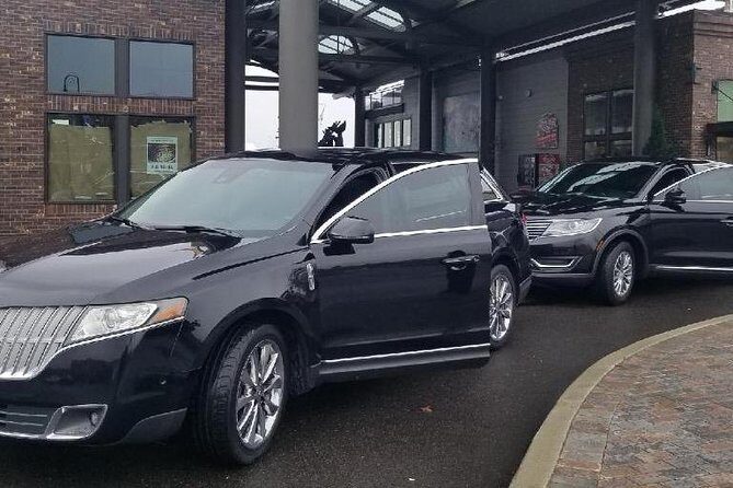 Tacoma & Gig Harbor Hotel Transportation To/From Seattle Airport - Pickup Made Simple: Residence or Airport Curbside